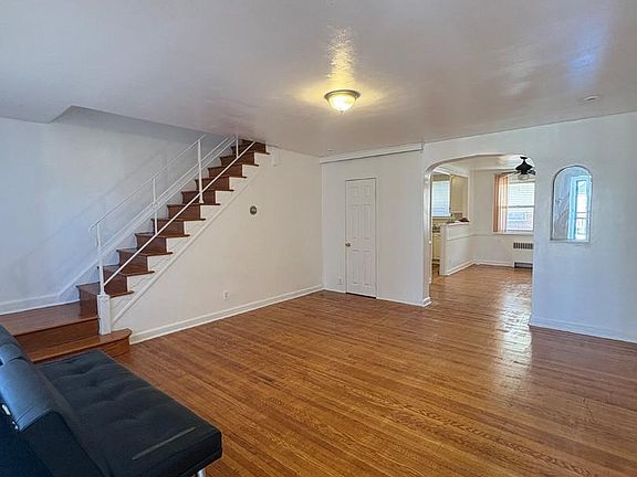 2nd image of 1244 Robbins St