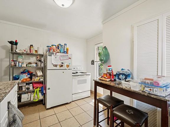 3rd image of 13 E 21st St #B