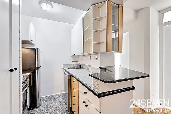 Rented by Brooklyn Heights Real Estate Inc | media 22
