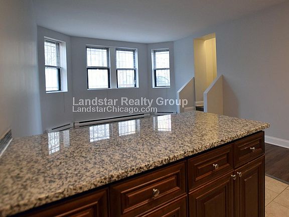 4th image of 3631 W Dickens Ave #3