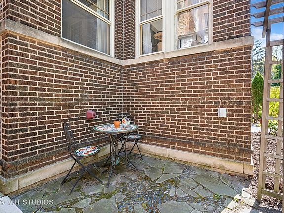 4th image of 4449 N California Ave