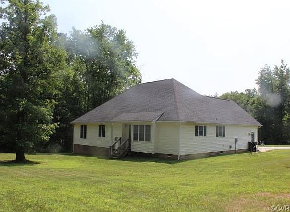 4th image of 3021 Rolling Hill Dr