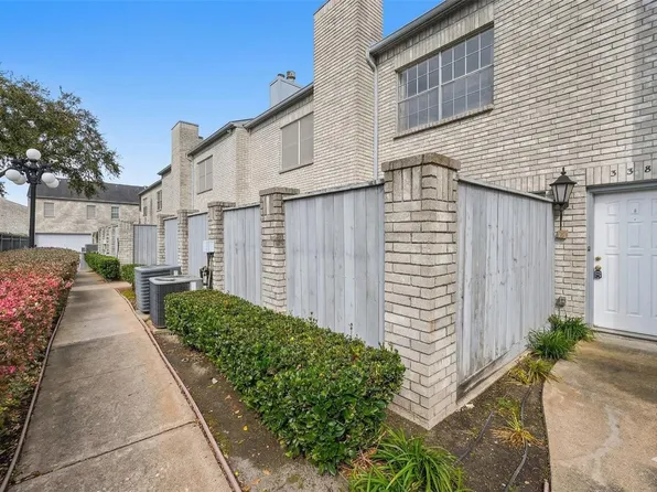 338 Wilcrest Dr #338, Houston, TX 77042