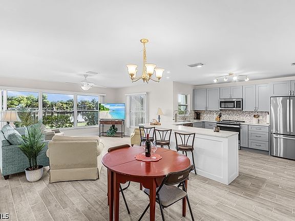 5th image of 2068 Club House Rd