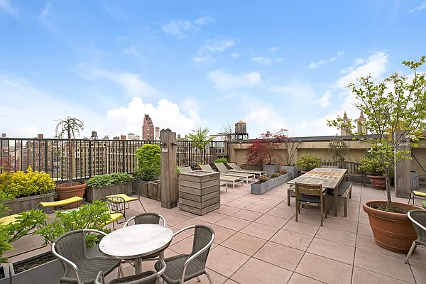 Rented by Compass | media 23