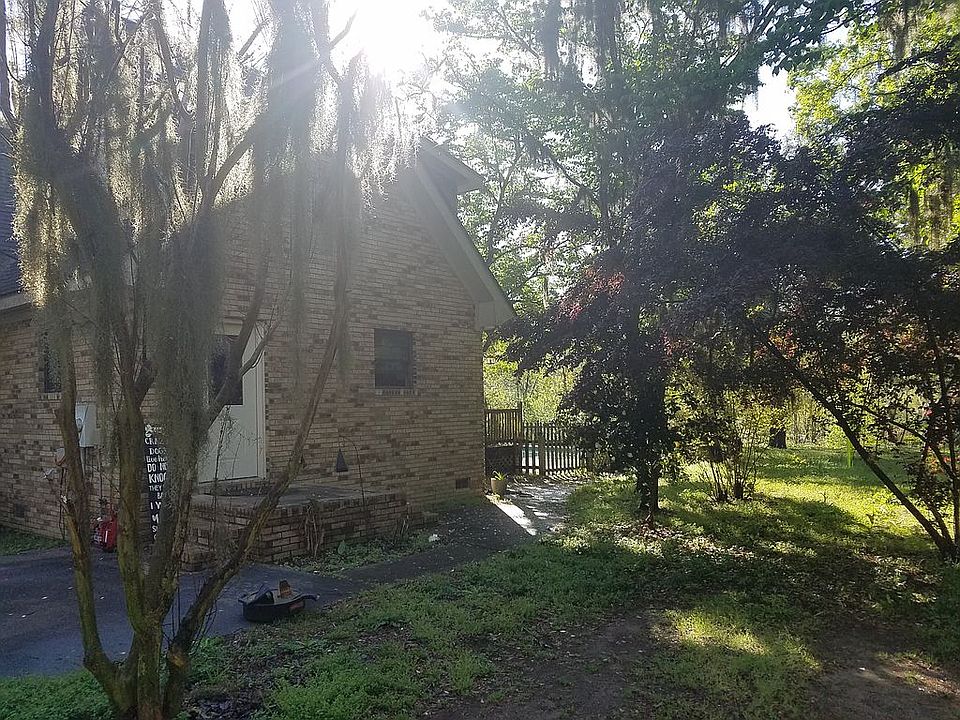 2nd image of 49 Club Bridge Rd