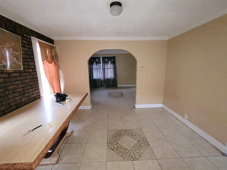 6912 Mansfield St — Photo 4