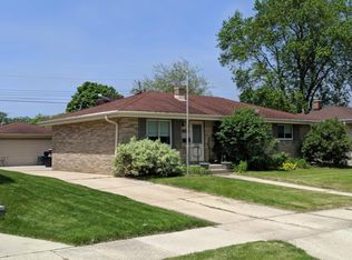 4122 Manhattan Dr, Racine, WI 53402