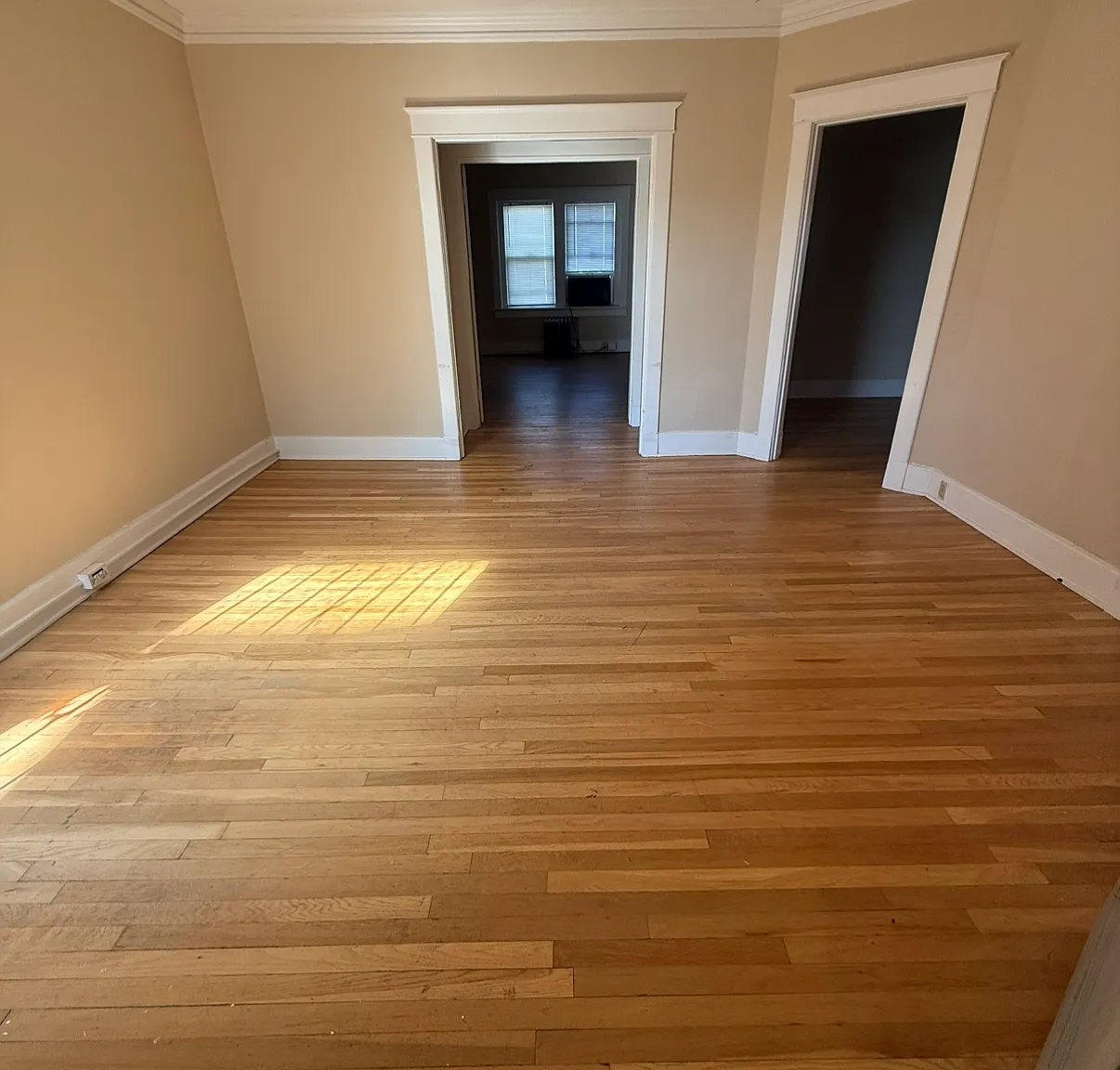2 bed, 1300 sqft, $975 — Photo 3
