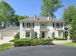 3782 Country Club Pl, Cincinnati, OH 45208