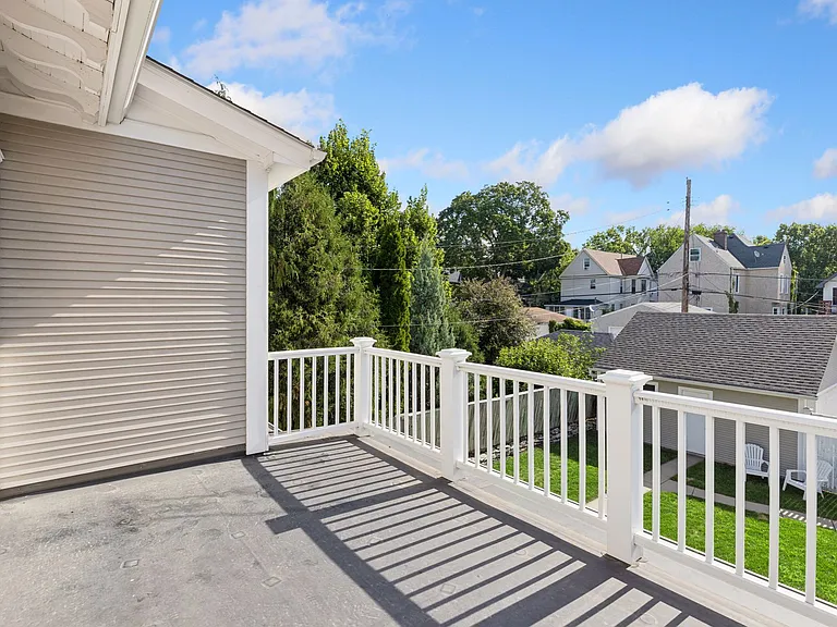 3329 Dupont Ave S — Photo 42