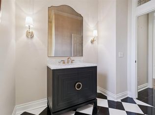 1808 Huntington Ave, Nichols Hills, OK 73116