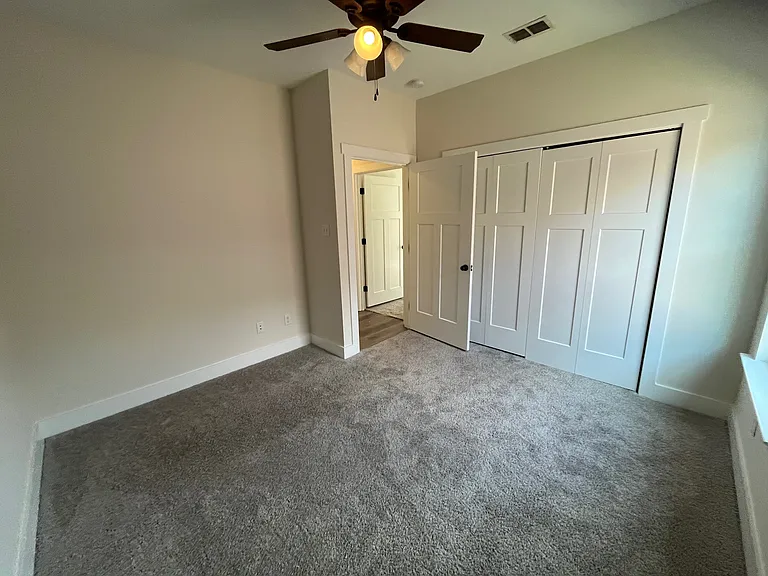 917 Vista Dr — Photo 10