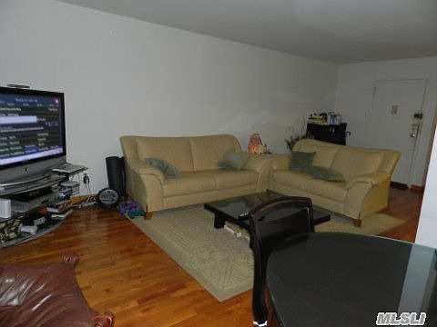 5th image of 21922 64th Ave