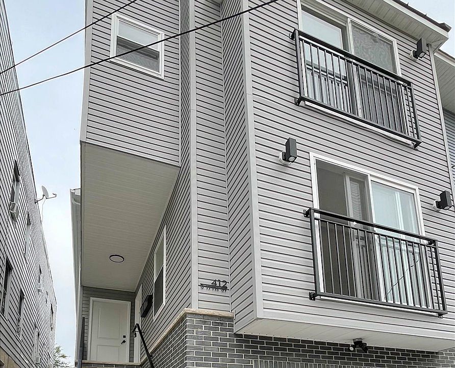 1st image of 412 S 17th St Floor 2