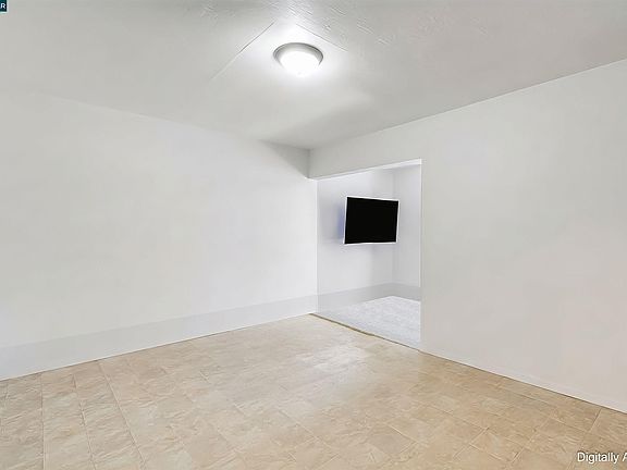 5th image of 627 25th Ave