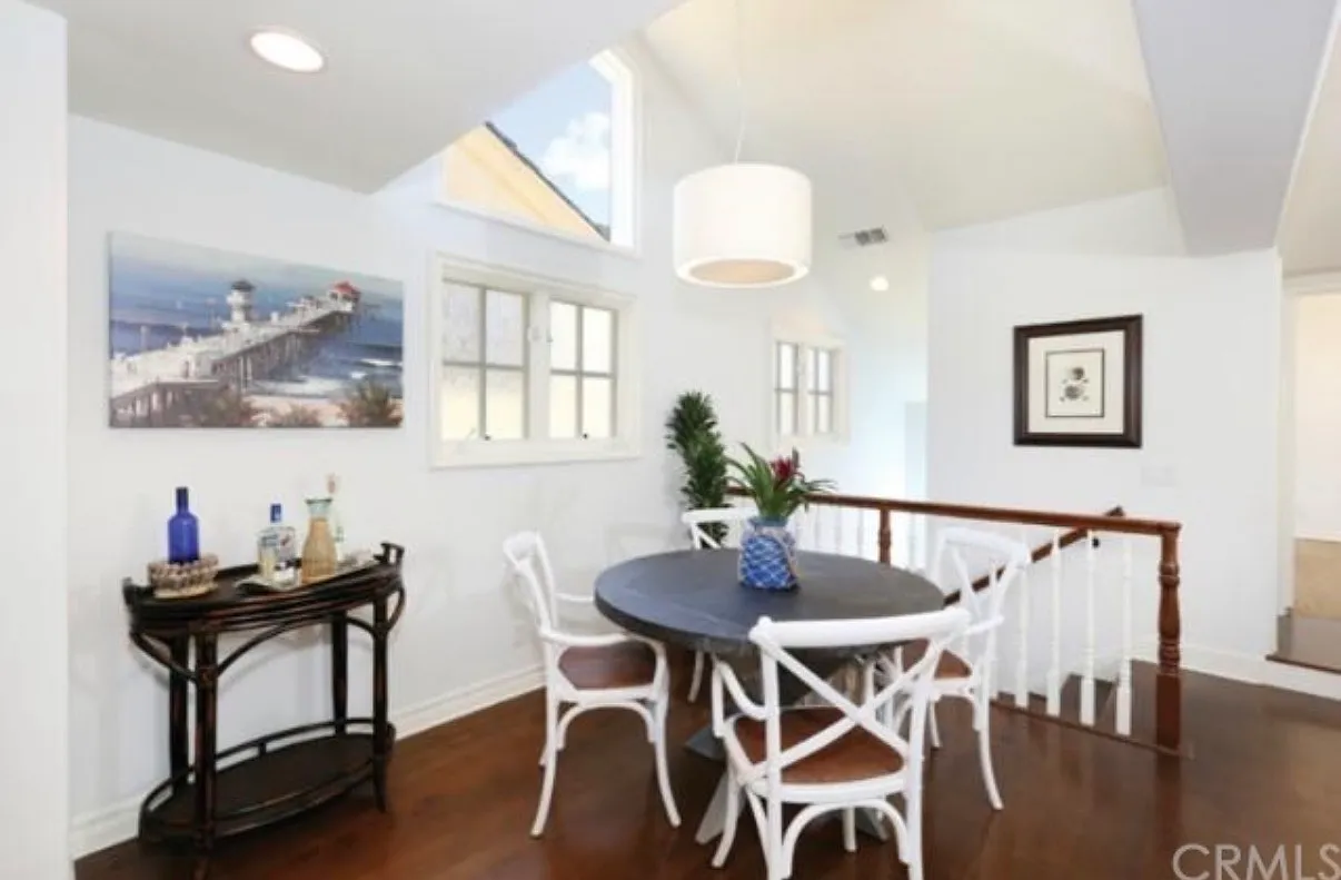 2 bed, 1400 sqft, $7,500 — Photo 1