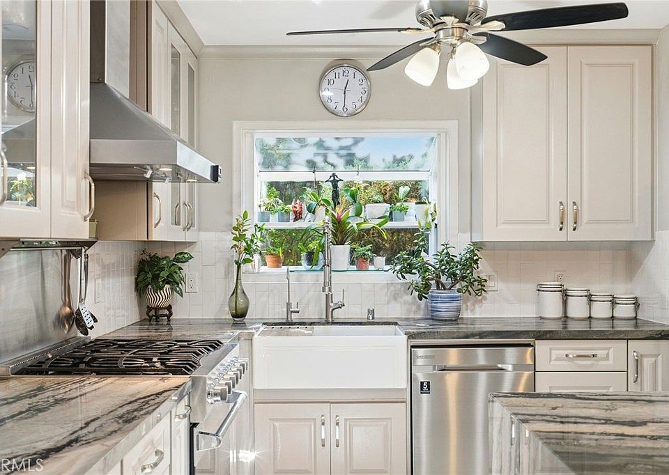 1st image of 4963 Haskell Ave