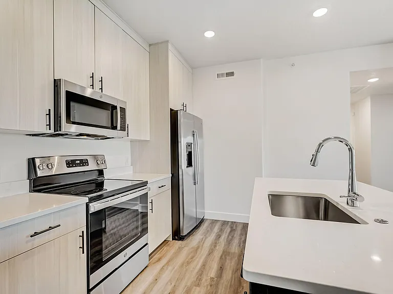 South Ridge Apartments — Photo 3