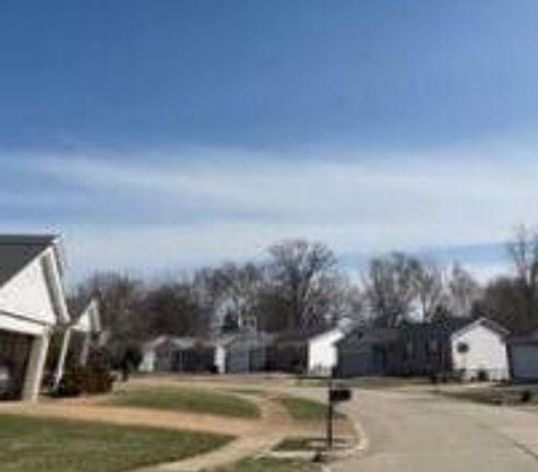 Exterior Neighborhood (street photo)