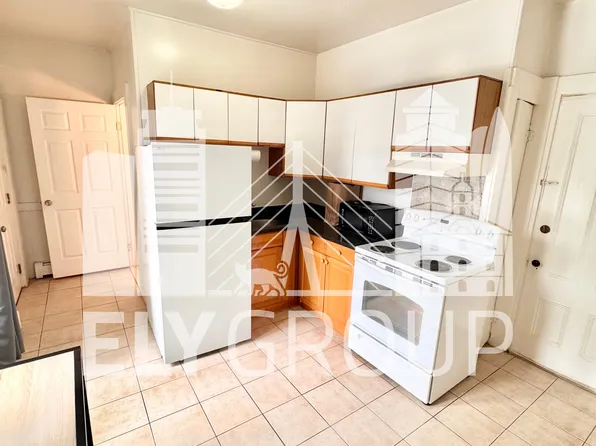 34 Hayes St #A, Framingham, MA 01702