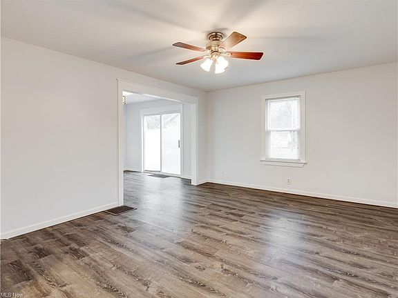 3rd image of 3489 Hiwood Ave