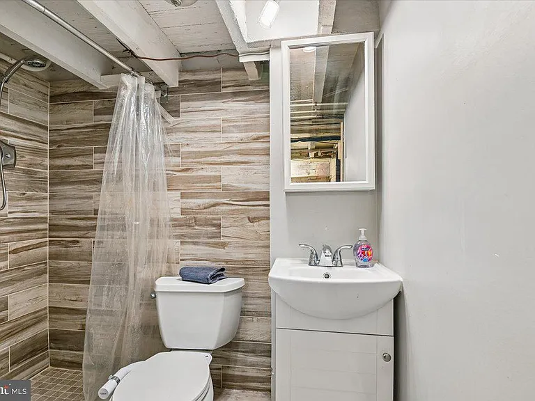 3720 Foster Ave — Photo 31