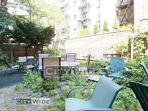 3rd image of 425 E 80th St #1L