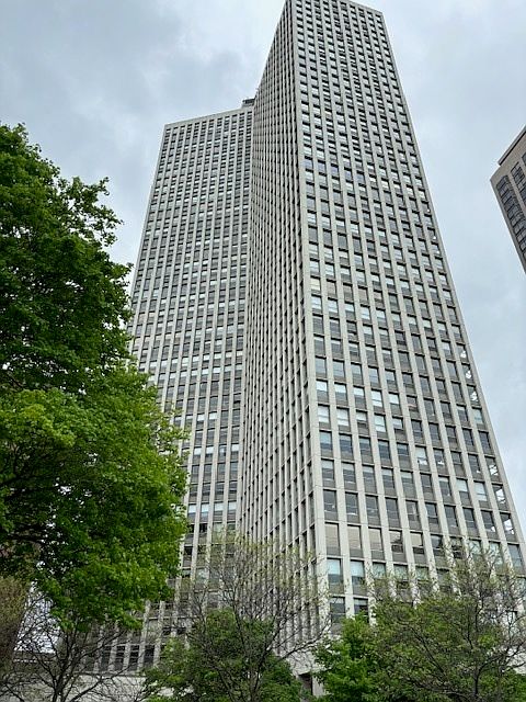 1st image of 2626 N Lakeview Ave APT 409