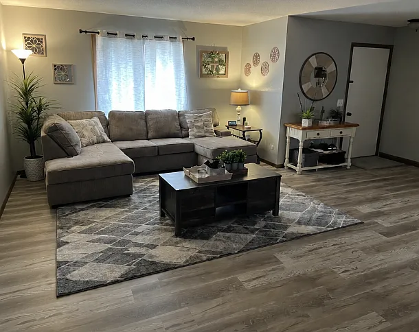 5819 Cresthaven Ln — Photo 3