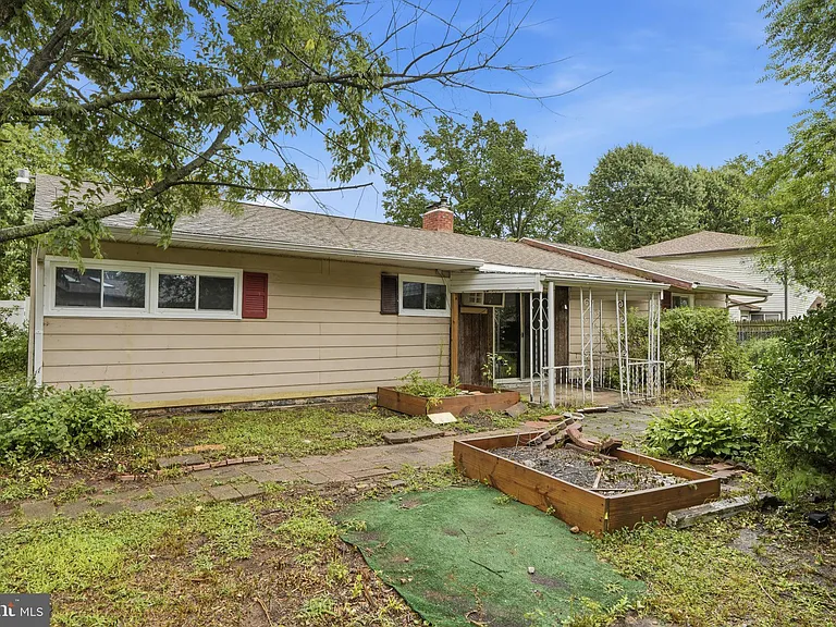 65 Orchard Ln — Photo 33
