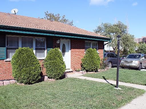 2nd image of 9515 N Terrace Pl