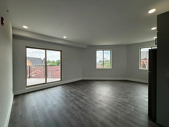 4th image of 675 N 41st St #7