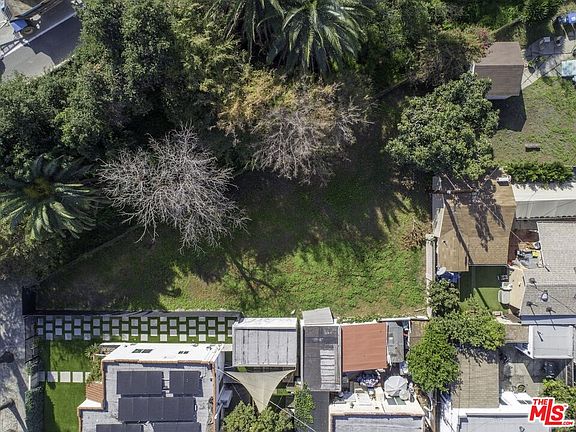 3rd image of 2303 S Palm Grove Ave