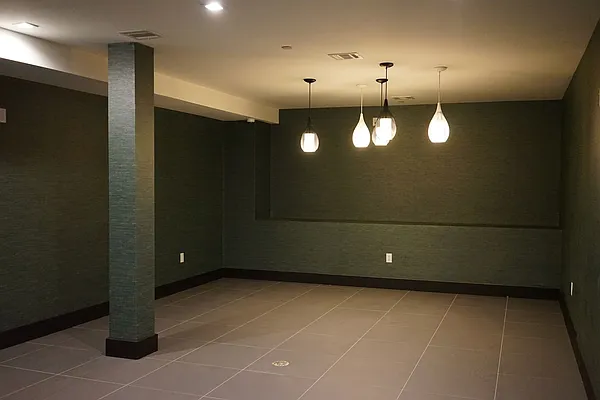 Rented by Manhattan Management LLC | media 97