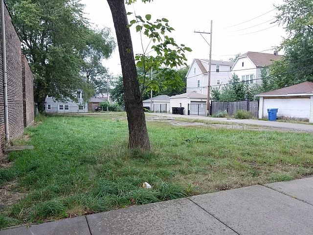 2nd image of 3004 E 83rd Pl #1