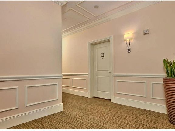 4th image of 450 Knights Run Ave Unit 404