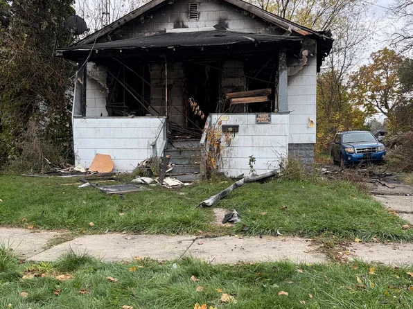 911 Lexington Ave, Flint, MI 48507