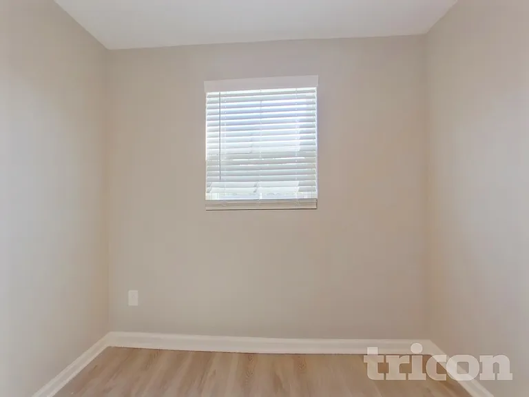 120 Castlebrook Dr — Photo 18