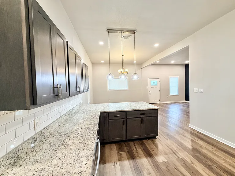 105 Dewitt St — Photo 11