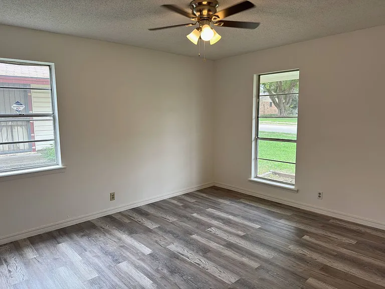 5507 Hooper Dr — Photo 20