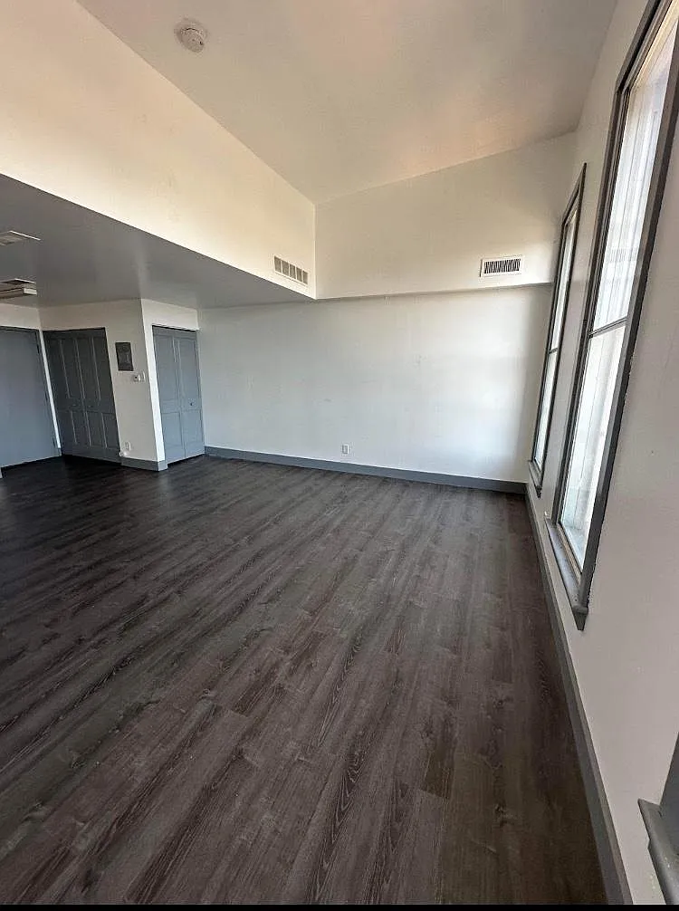 131 Central Ave — Photo 1