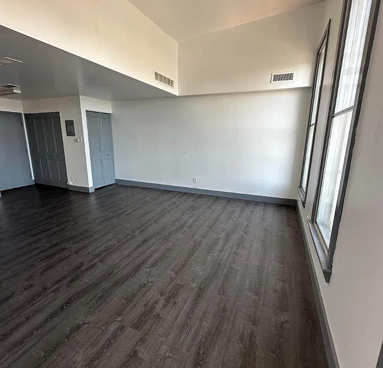 131 Central Ave #3