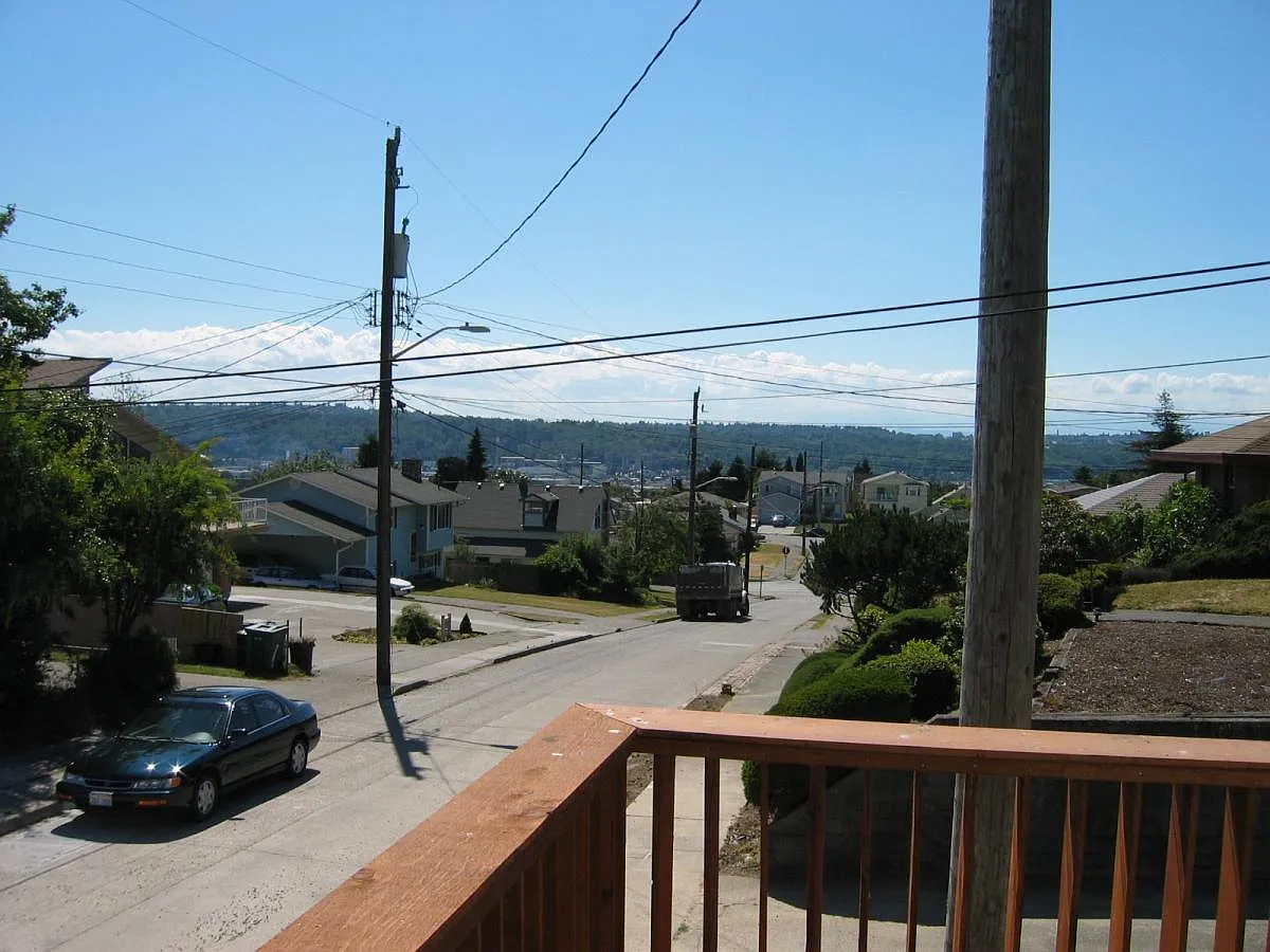 4 bed, 1780 sqft, $3,100 — Photo 3