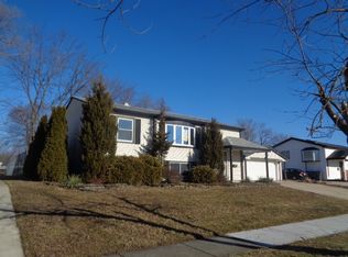 9110 Fairway Dr, Orland Park, IL