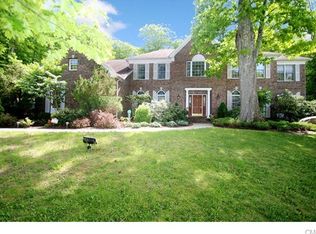 34 Greenleaf Farms Rd, Newtown, CT 06470