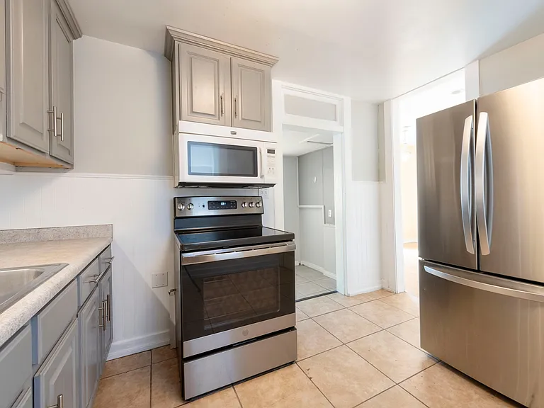 836 E Browning Ave — Photo 2