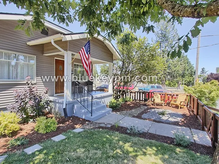 5271 NE 30th Ave — Photo 2