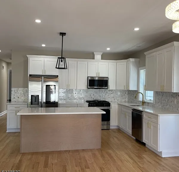 1297 Avy St — Photo 4