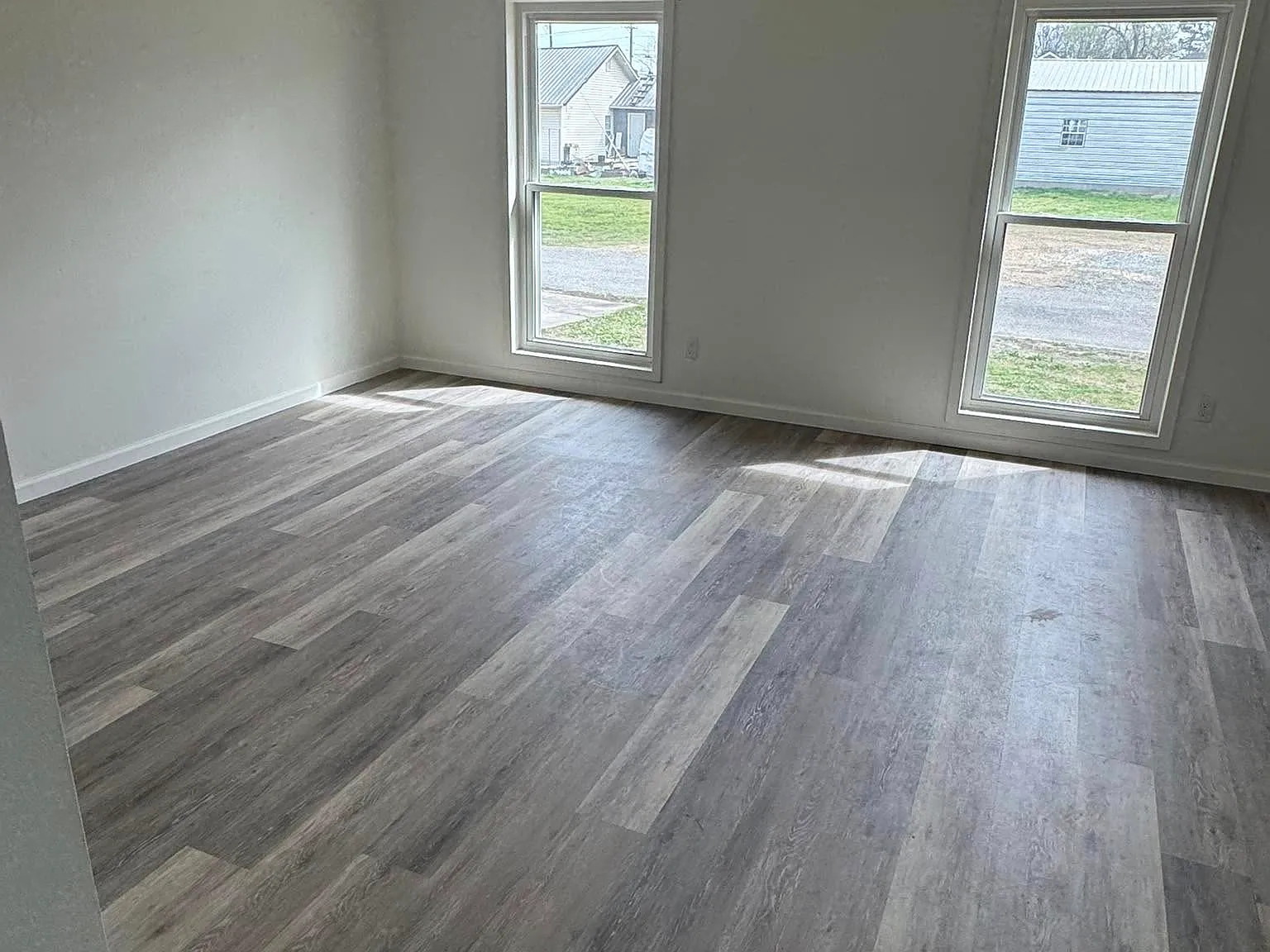 307 W McDonald St — Photo 2